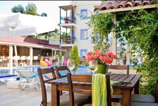 Merve Apartments, Your Home From Home In Central Bodrum, Street Cats Frequent The Property, Not All Apartments Have Balconies , Ground Floor Have Terrace With Table And Chairs Extérieur photo